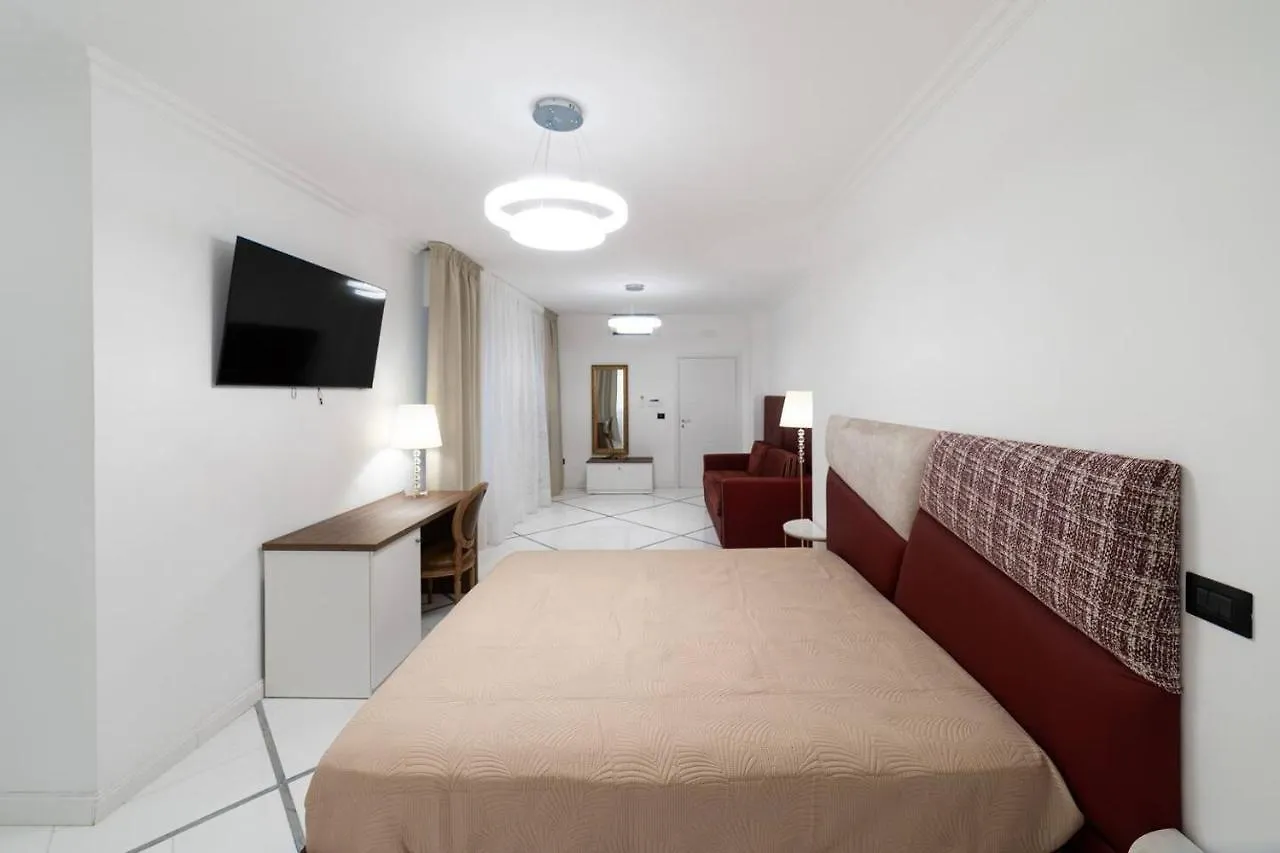 Apartments Hotel Real Suite Napoli Chiaia Mergellina 0*, Nápoles Italia